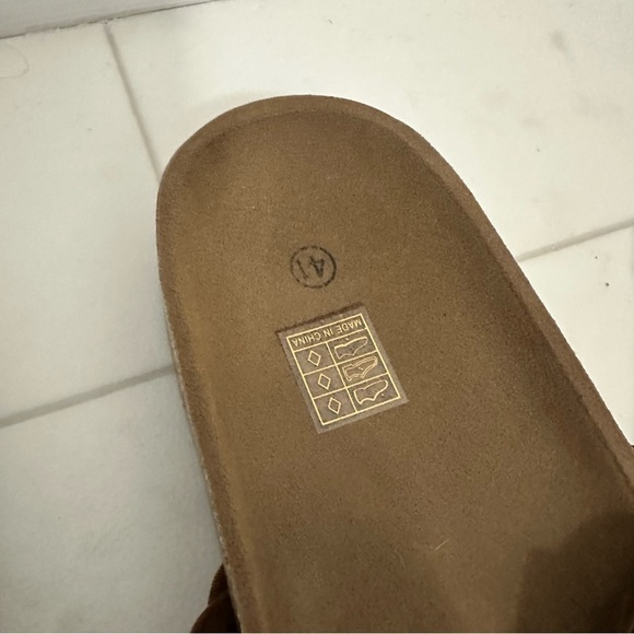 Low Heel Round Toe Solid Color Casual Sandals - size 41/8 - Picture 2 of 10